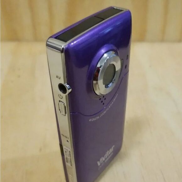 Vivitar Digital Camcorder 880HD 4x Digital Zoom - Picture 4 of 5